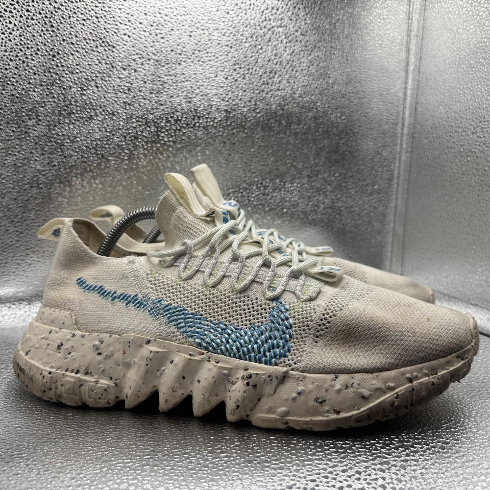 Size 10 Nike Space Hippie 01 Sneaker Men White Excellent DN0010-100 Flyknit